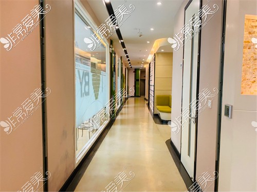 重庆八益口腔南岸区分店走廊