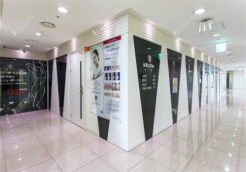 韩国qline女性医院走廊