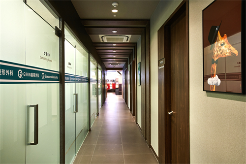 韩国绮林整形医院走廊环境