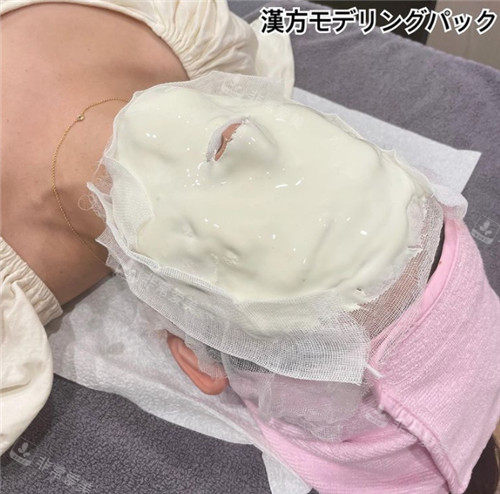 敷石膏面膜過程圖片 敷石膏面膜過程圖片