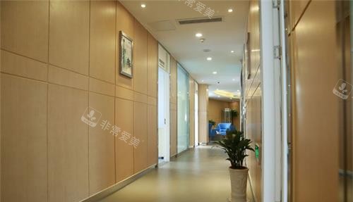 南京美奧口腔大廳走廊環(huán)境 南京美奧口腔大廳走廊環(huán)境
