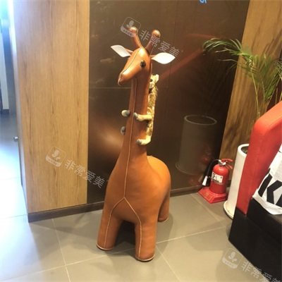 韓國綺林整形醫(yī)院長頸鹿擺件 韓國綺林整形醫(yī)院長頸鹿擺件