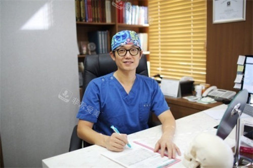 韩国cooki郑成模——医学博士MD/PhD轮廓手术技术很可靠!
