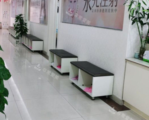 惠州伊麗莎白整形醫(yī)院走廊環(huán)境圖 惠州伊麗莎白整形醫(yī)院走廊環(huán)境圖