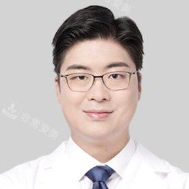 韩国丽延长毛发移植中心文建学医生