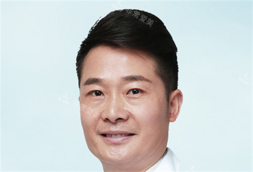 成都軍大整形醫(yī)院鐘正強醫(yī)生 成都軍大整形醫(yī)院鐘正強醫(yī)生
