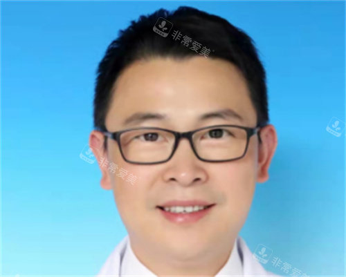 成都西部中西醫(yī)結(jié)合磨骨醫(yī)院的朱樂林醫(yī)生 成都西部中西醫(yī)結(jié)合磨骨醫(yī)院的朱樂林醫(yī)生
