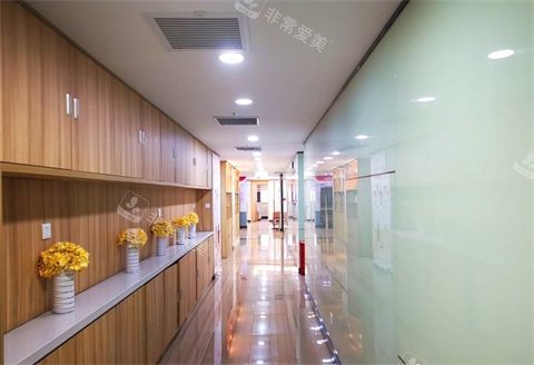 新疆整形醫(yī)院走廊示意圖 新疆整形醫(yī)院走廊示意圖