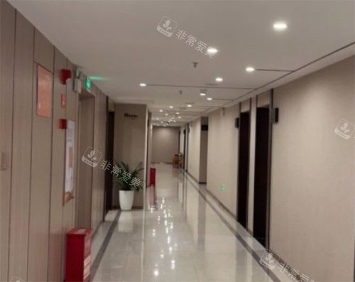 贛州薇琳醫(yī)療美容醫(yī)院走廊 贛州薇琳醫(yī)療美容醫(yī)院走廊