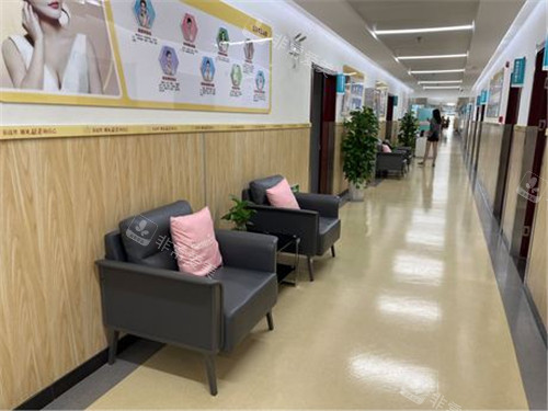 陜西省咸陽市第一人民醫(yī)院整形科走廊環(huán)境 陜西省咸陽市第一人民醫(yī)院整形科走廊環(huán)境