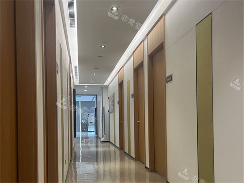 重庆当代整形外科医院走廊环境图