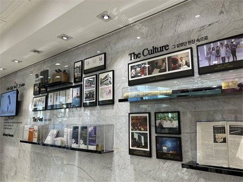 韓國id整形醫(yī)院展示墻
