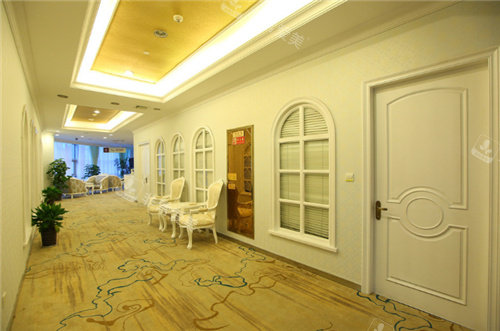 上海伊莱美医疗美容走廊环境图