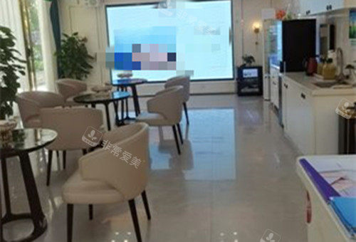 邵陽德美整形內(nèi)部休息等待區(qū)環(huán)境