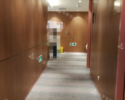 深圳藝星整形醫(yī)院走廊 深圳藝星整形醫(yī)院走廊