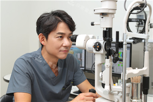 韩国江南好眼睛眼科医院金俊憲院长