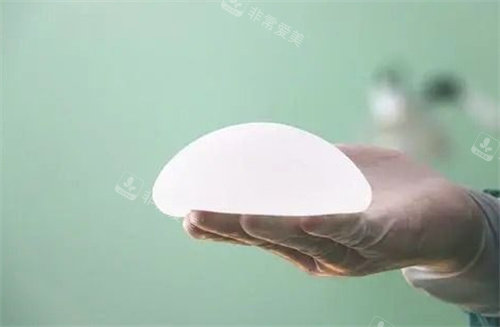 隆胸假体实例图 隆胸假体实例图