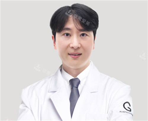 韓國歌柔飛整形樸成奕醫(yī)生圖 韓國歌柔飛整形樸成奕醫(yī)生圖