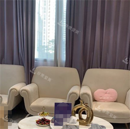 广州伊站医疗美容门诊等待区