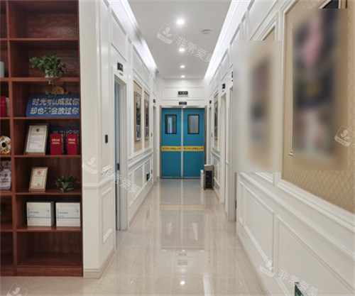 赤峰悦美医疗美容走廊环境图