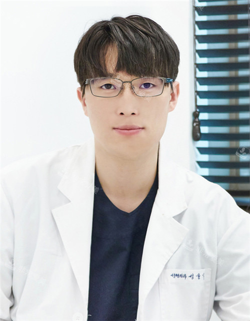 韓國喜可整形外科成允植院長