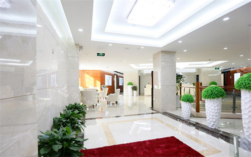 南京金鉑利口腔大廳環(huán)境 南京金鉑利口腔大廳環(huán)境