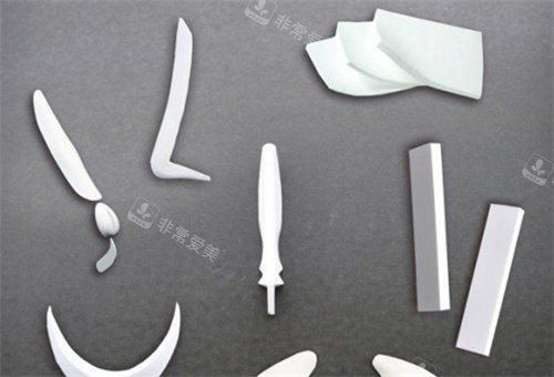 隆鼻假体材料展示图