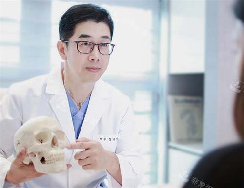 丁泰榮醫(yī)生圖示 丁泰榮醫(yī)生圖示
