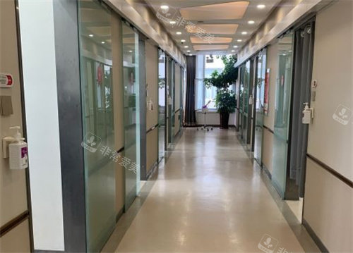 濰坊坤娜整形醫(yī)院走廊 濰坊坤娜整形醫(yī)院走廊