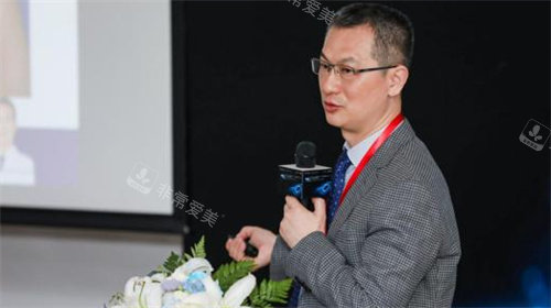 栗勇医生参加活动图 栗勇医生参加活动图
