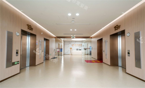 西安国际医学整形医院走廊图