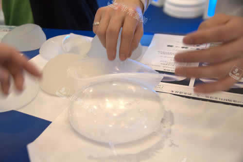 胸部假体照片 胸部假体照片