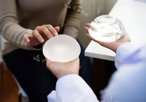 不同材质的圆形假体照片 不同材质的圆形假体照片