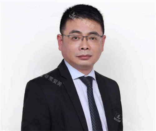 胡斌院長(zhǎng)個(gè)人照 胡斌院長(zhǎng)個(gè)人照