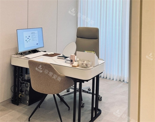 韓國整形醫(yī)院面診室 韓國整形醫(yī)院面診室