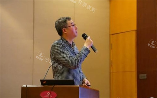 唐冬生醫(yī)生演講圖 唐冬生醫(yī)生演講圖