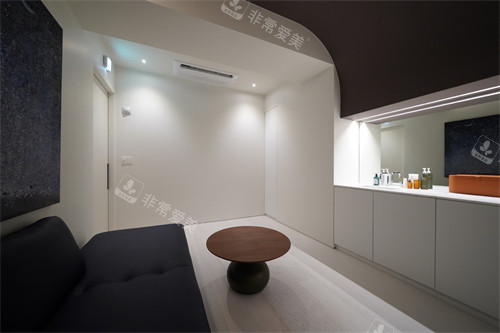 Youth&Young醫(yī)院清潭本店等候區(qū)圖片 Youth&Young醫(yī)院清潭本店等候區(qū)圖片