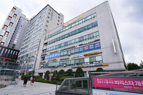 韩国天空湖水皮肤科位置大楼