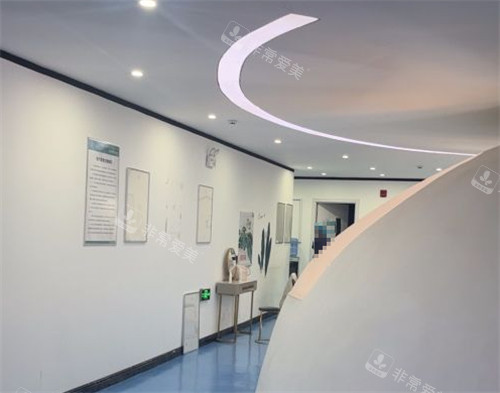 聊城医联美整形走廊环境图