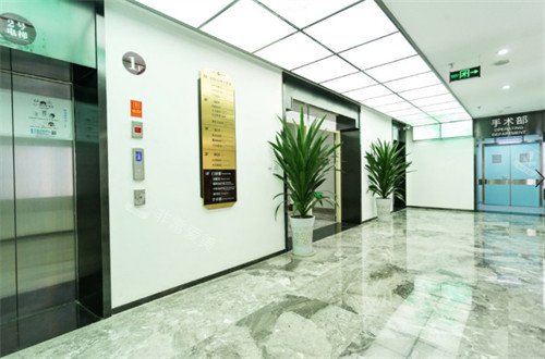 成都中#2Y*&x*b银海整形医院走廊环境