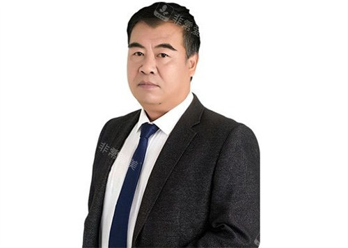 窦玺个人照