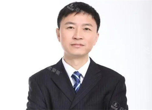 梁赞姜个人照