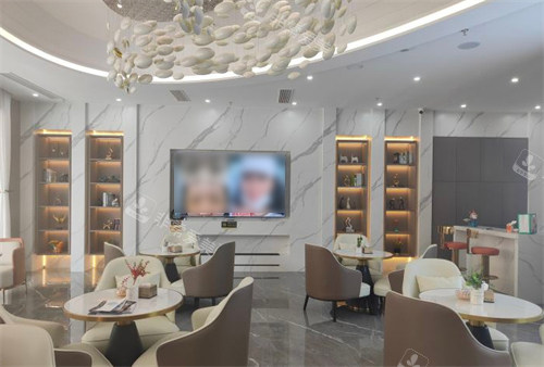 成都纯曦医美大厅