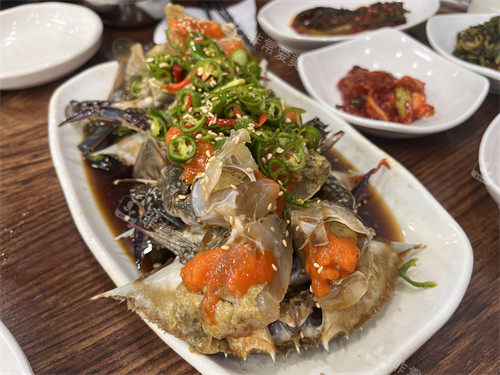 东大门“西山酱蟹” 首尔吃海鲜必打卡的一家小店哦！味道超级好！