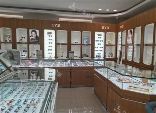 呼伦贝尔爱尔眼科配镜区环境图