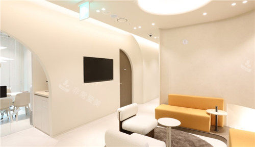 韩国fava皮肤科医院休息大厅照片