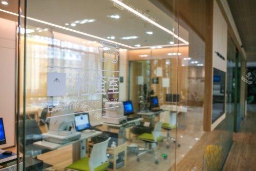 沈阳爱尔卓越眼科医院检查室