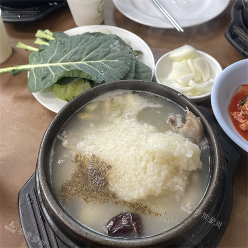 韓國參雞湯泡飯圖片