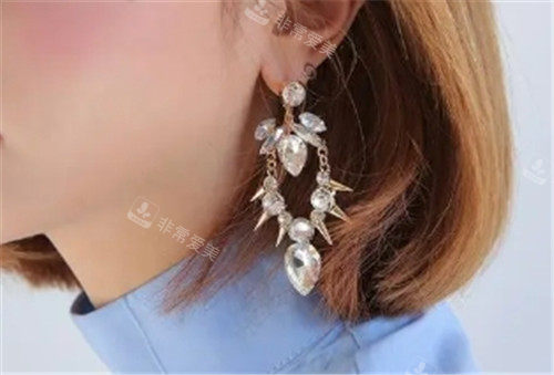 1722331365512083.jpg 耳環(huán)飾品照片.jpg