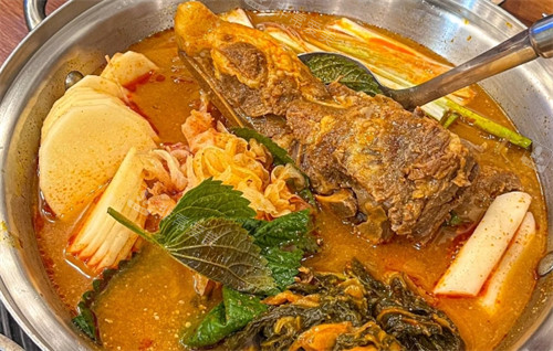 弘大土豆脊骨湯